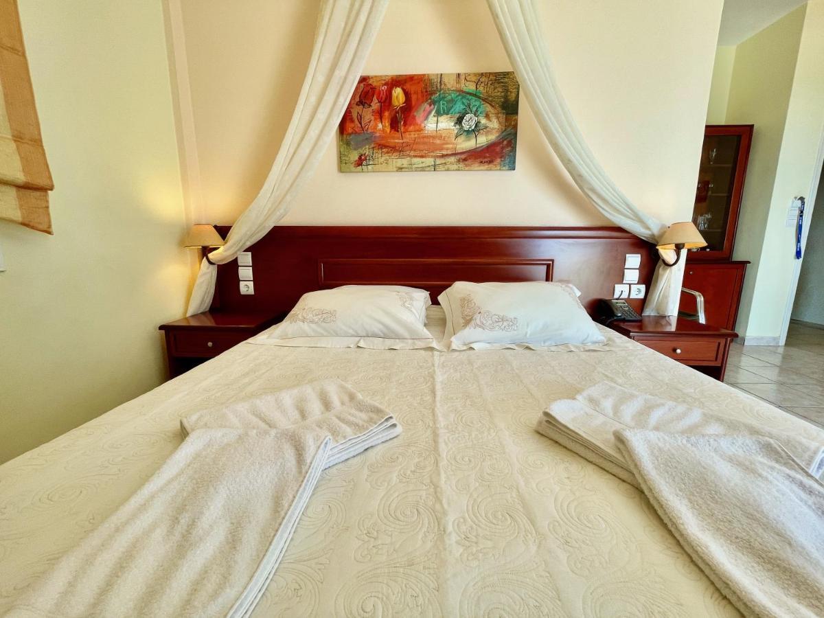 Venardos Hotel Agia Pelagia  Exteriör bild