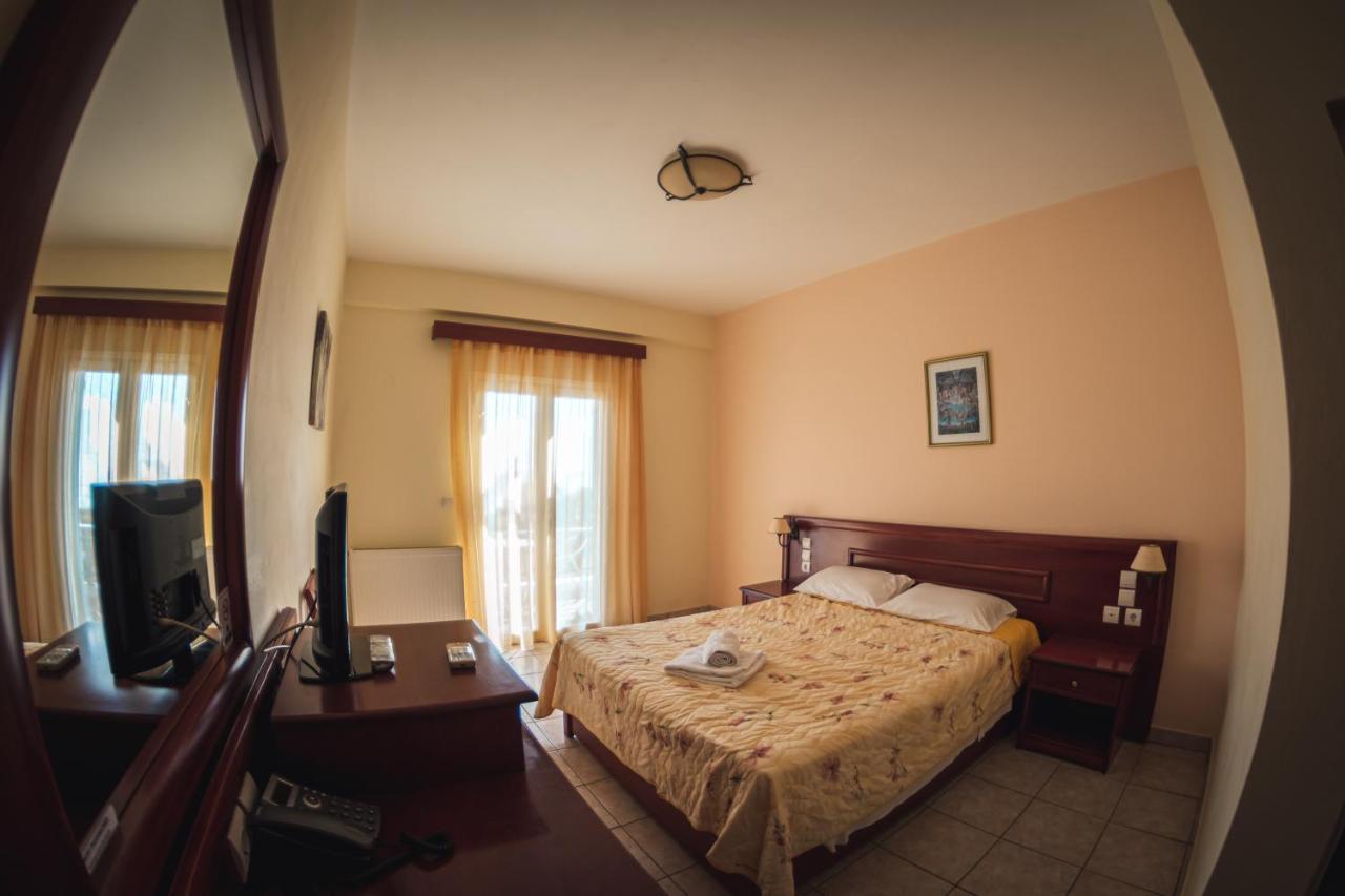 Venardos Hotel Agia Pelagia  Exteriör bild
